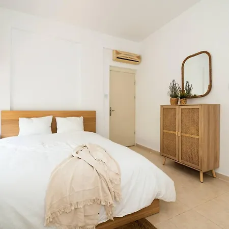 Sunset Sea And Mountain View 3 Bed 2 Bathroom Ground Floor