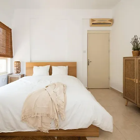 Sunset Sea And Mountain View 3 Bed 2 Bathroom Ground Floor *