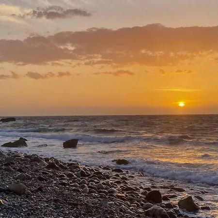 Sunset Sea And Mountain View 3 Bed 2 Bathroom Ground Floor